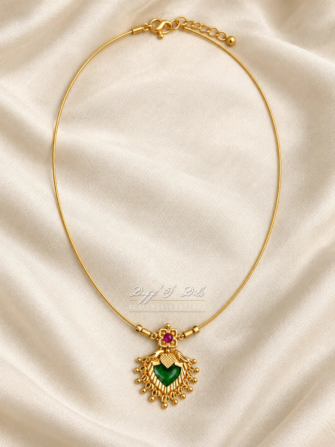Traditional Green & Pink Pendant Necklace