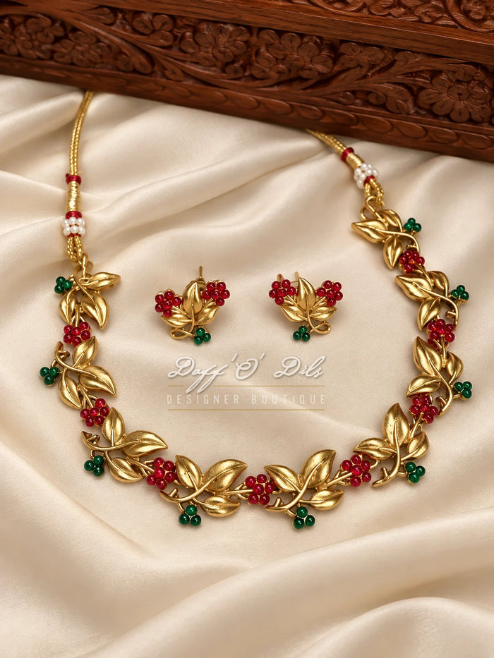 Traditional Antique Gold-Tone Floral &amp; Leaf Jewelry Set