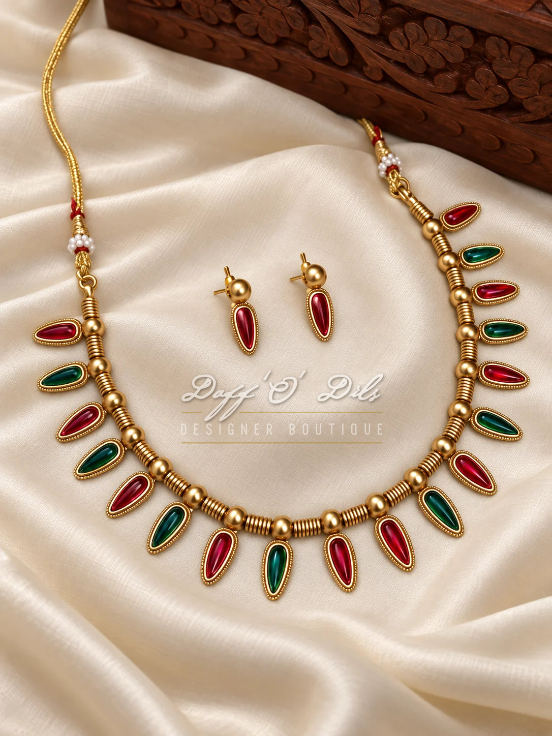Traditional Antique Red &amp; Green Gold-Tone Jewelry Set