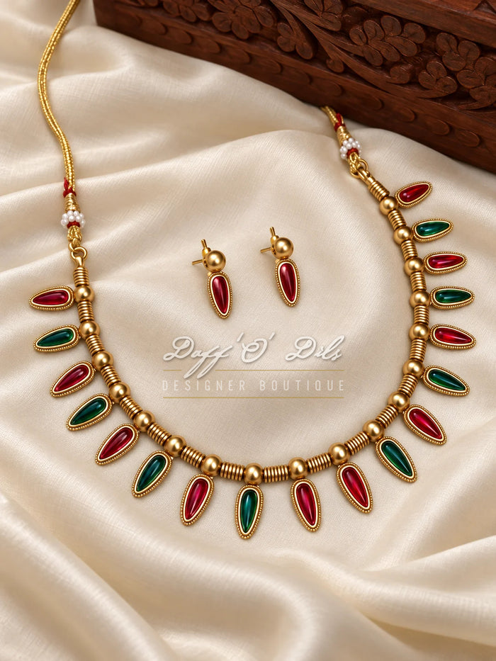 Traditional Antique Red &amp; Green Gold-Tone Jewelry Set